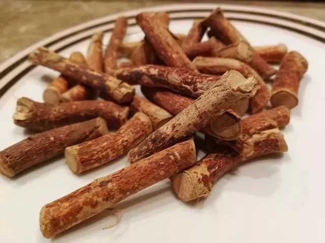 特色鲜人参炖汤,广式新鲜人参煲汤