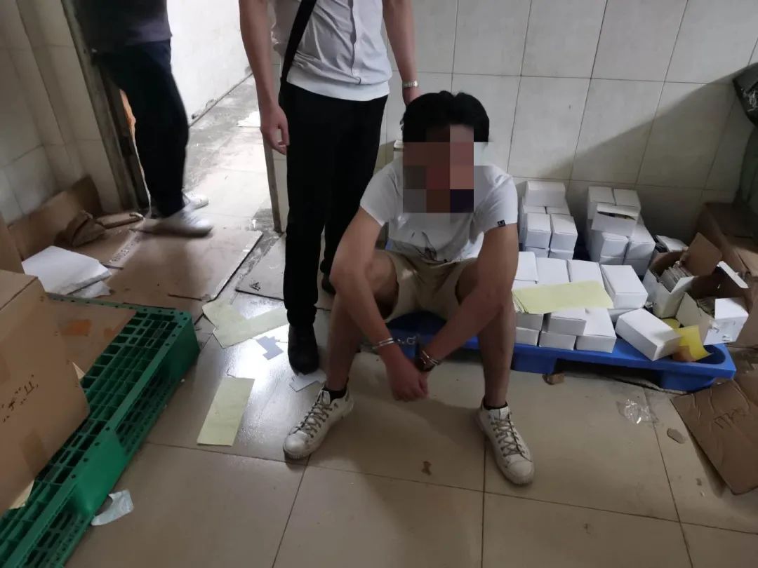 大牌香水为什么网上价格差那么多,品牌香水网购和实体店哪个便宜