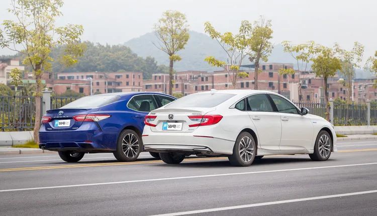 灵魂拷问:补贴6万,他真会把雅阁换成凯美瑞吗?