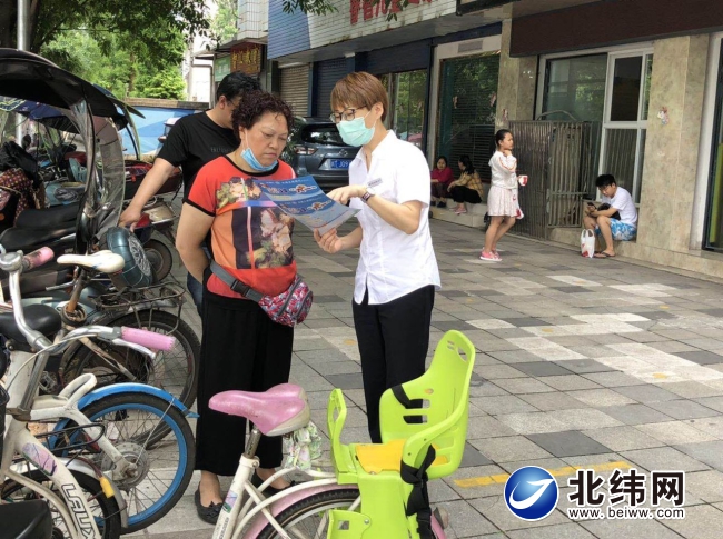 快乐童年快乐成长诗歌,快乐童年书香相伴