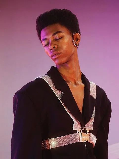 不仅只有少女感！原来背带裤也有两幅面孔？