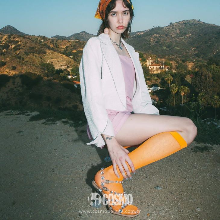 杨采钰度假拎的独家小众包，我可以