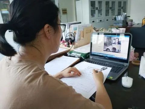 你能说一句毕业快乐吗,对我说一句毕业快乐