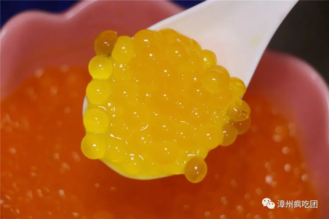 5折！这家店有意思！白天卖特色冰粉！晚上变身小酒馆！就在芳华横路