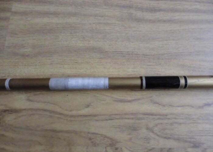 竿子劈了怎么修,鱼竿劈了扎到手里的刺怎么办