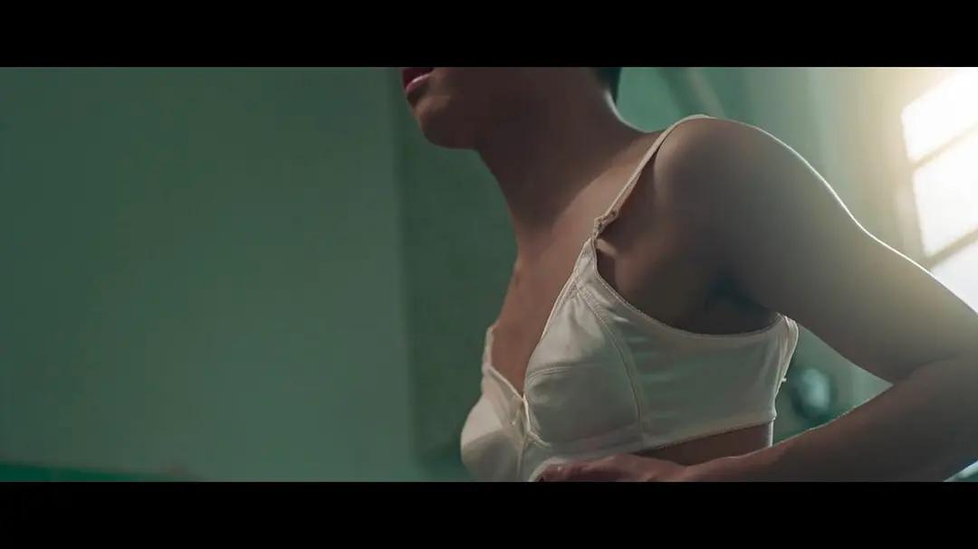 当一个17岁的天才“易性癖”,决定在重庆二外自杀