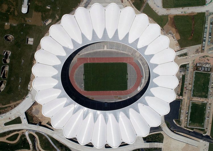 6万座体育场,西安奥体中心主会场6万左右座位