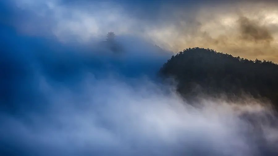 夏日登山看景,夏日峨眉山