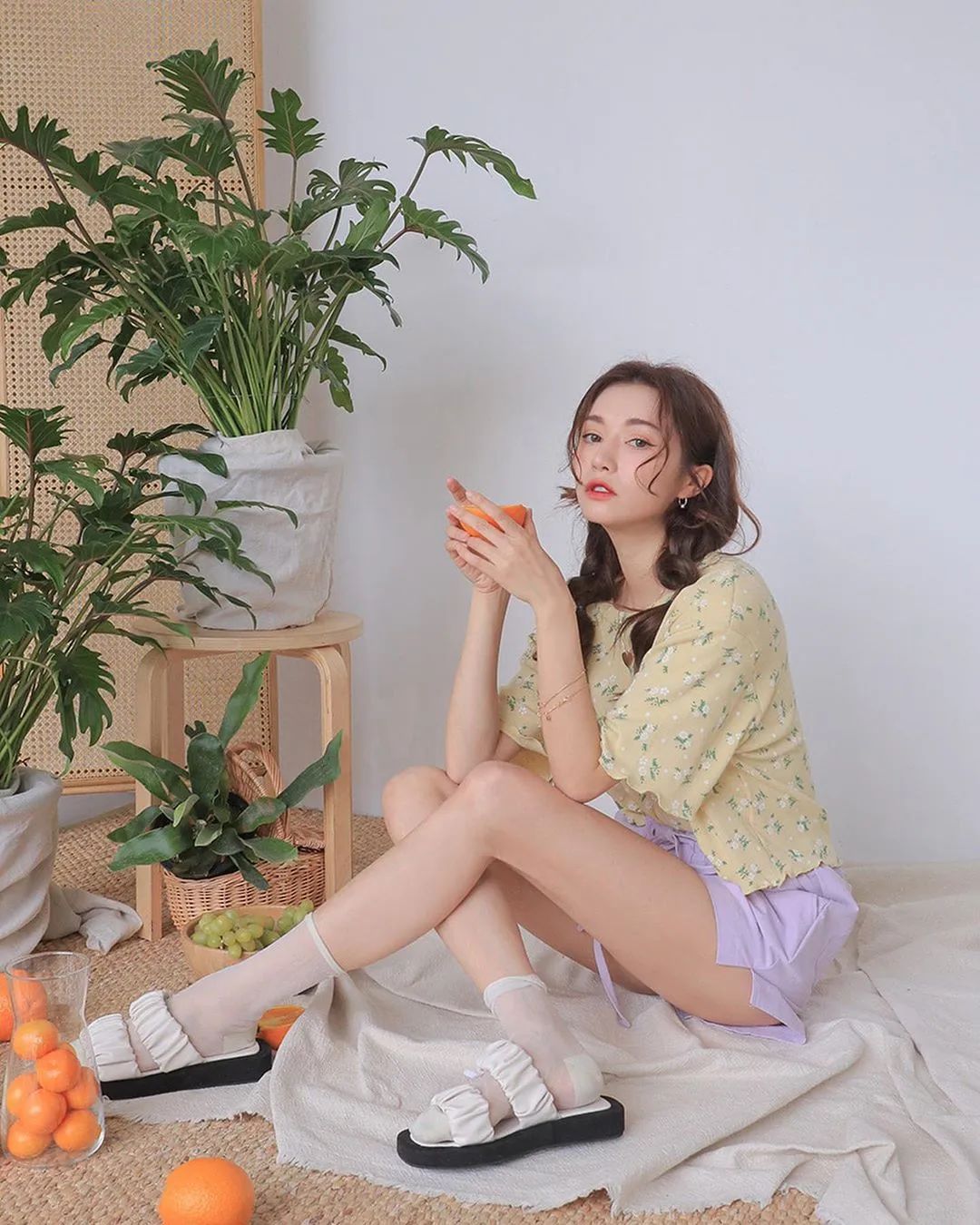 blackpink泫雅摆尾,blackpink全员观看泫雅舞台