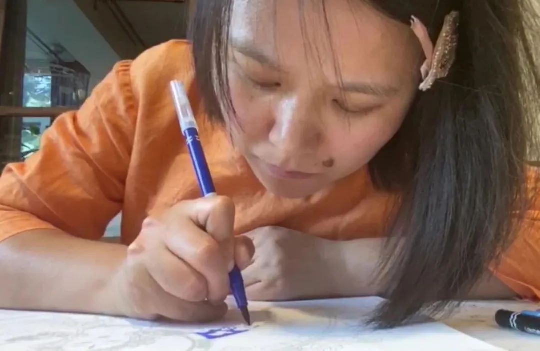 黑金白度母手绘唐卡,手绘白度母唐卡