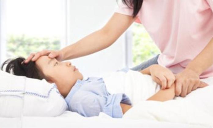 怎样去除热水壶里的水,怎么清理热水壶里面的脏水