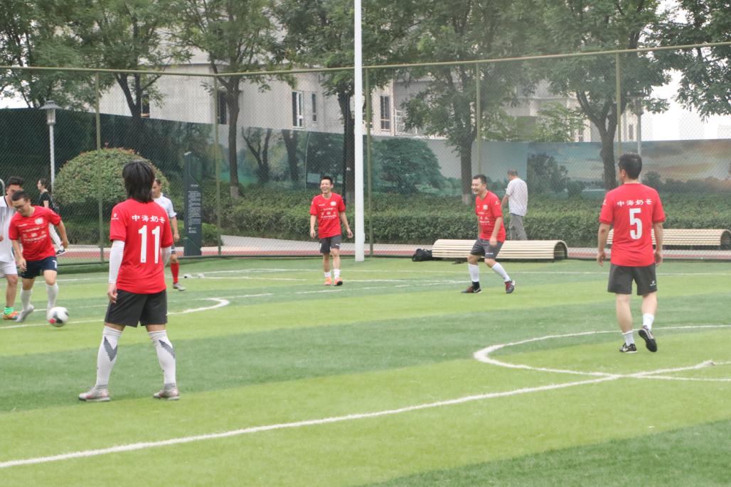 让足球爱好者的狂热，在曲江野蛮生长