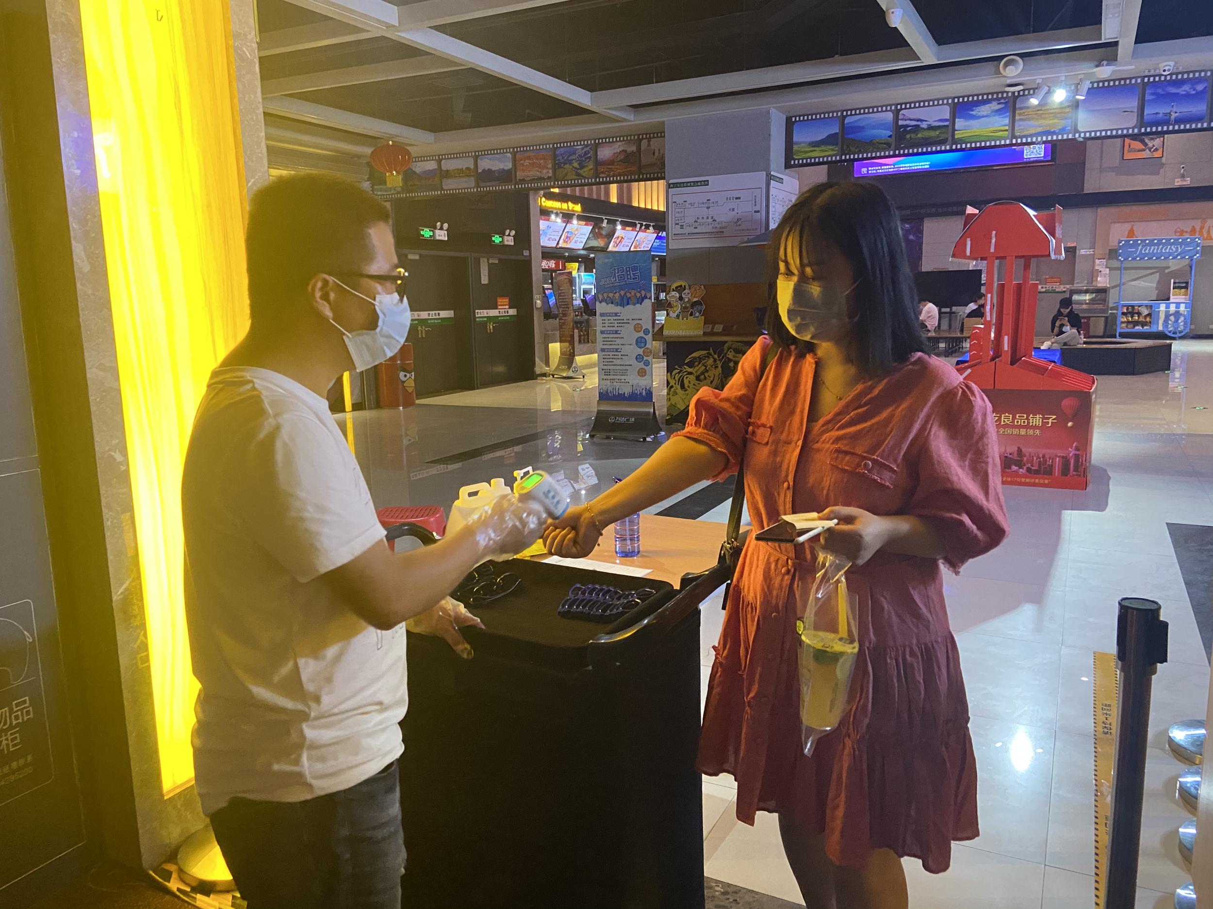 时隔158天电影院再次开门迎客