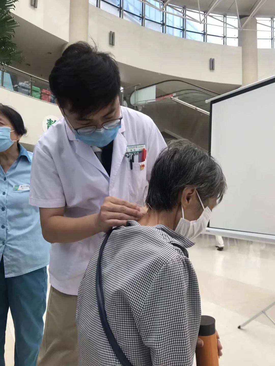 贴三伏贴起泡是怎么回事,三伏贴起泡后还能再贴吗