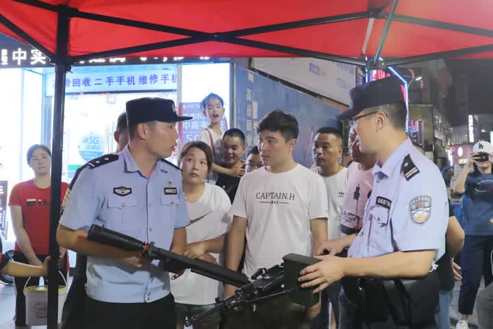 南通流浪狗抓捕集中点,派出所开展流浪犬宣传及整治行动