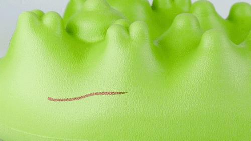 颈椎牵引器锻炼老人,每天30分钟颈椎牵引器