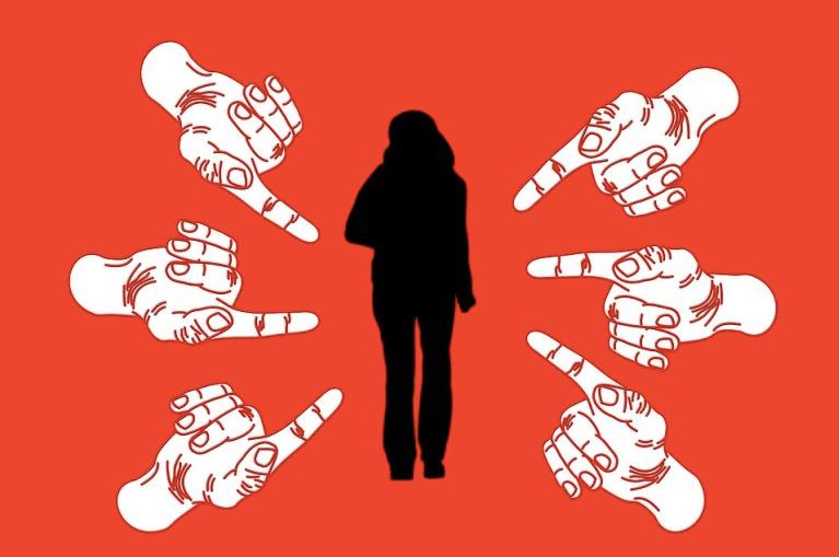 对16岁女孩的“荡妇羞辱”,能有多恶毒?丨每日罐头