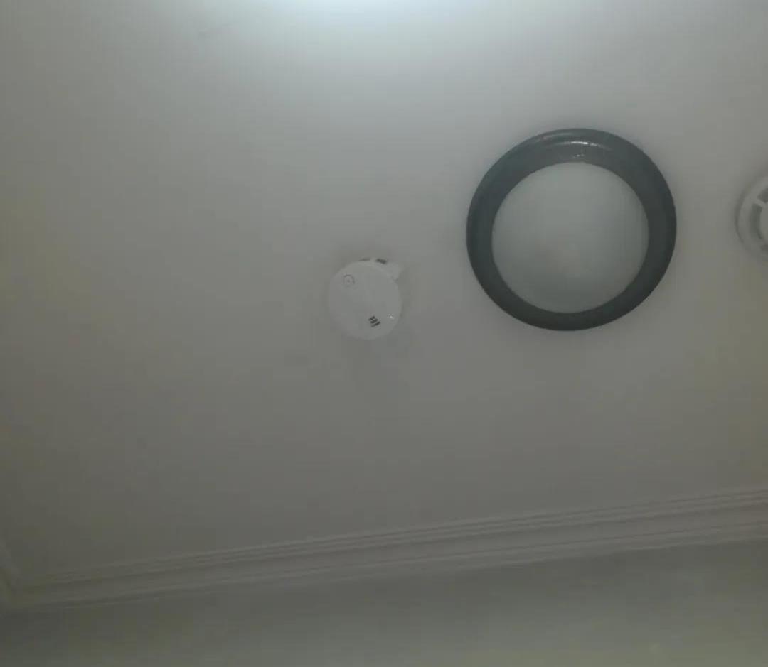 5人雪夜被困消防救援,6人被困火场消防救援