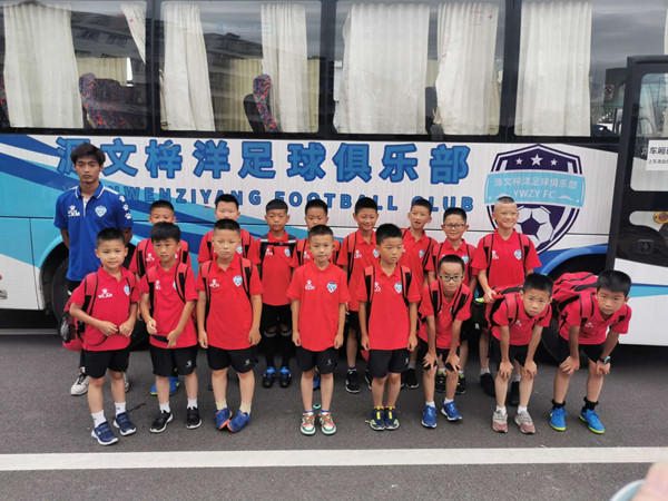 首届庄行青少年足球冠军赛落幕昔日东亚名将王佳玉携舟山队夺冠