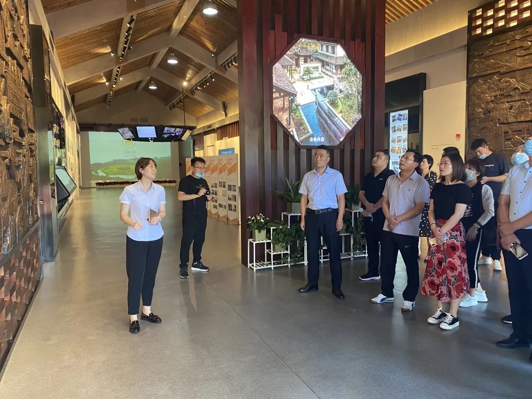 天热?杂志培训学院热度更高!约吗?