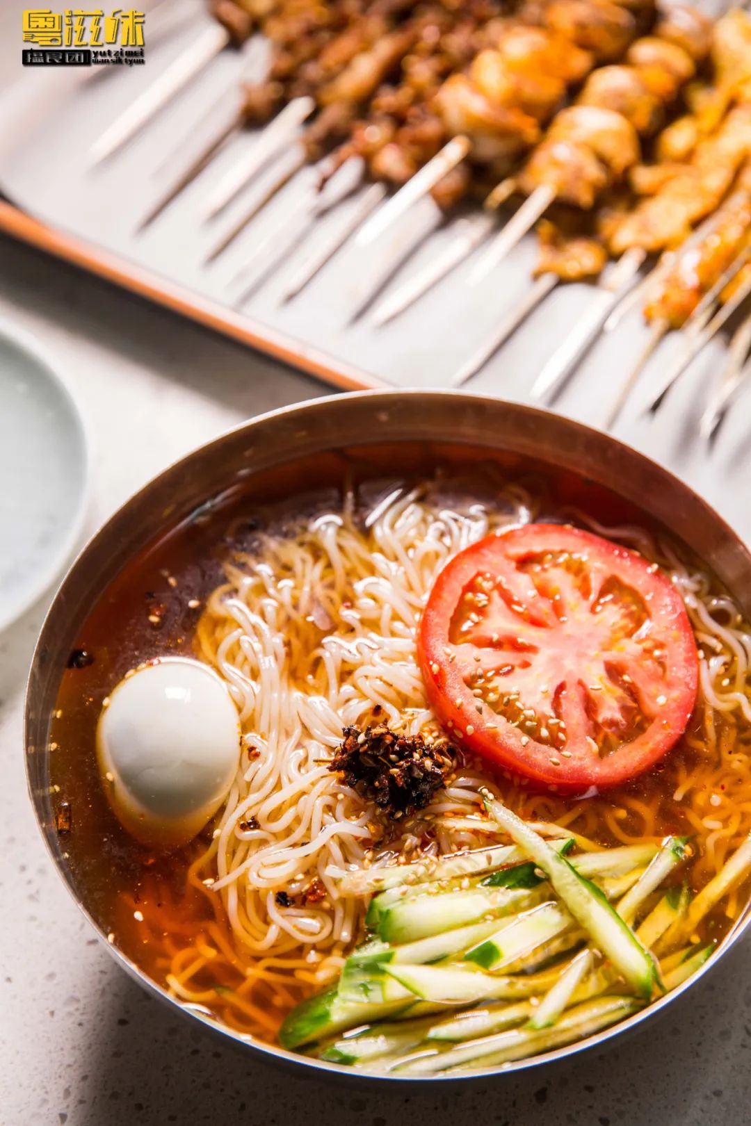 火爆全网的东北烧烤店,东北火的烧烤店