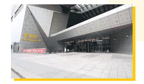 火爆魔都的荟品仓登陆松江！Nike、阿迪…全场一折起！2000个拉杆箱1元领