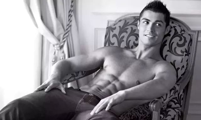 c罗疑似求婚成功,c罗求婚成功全过程