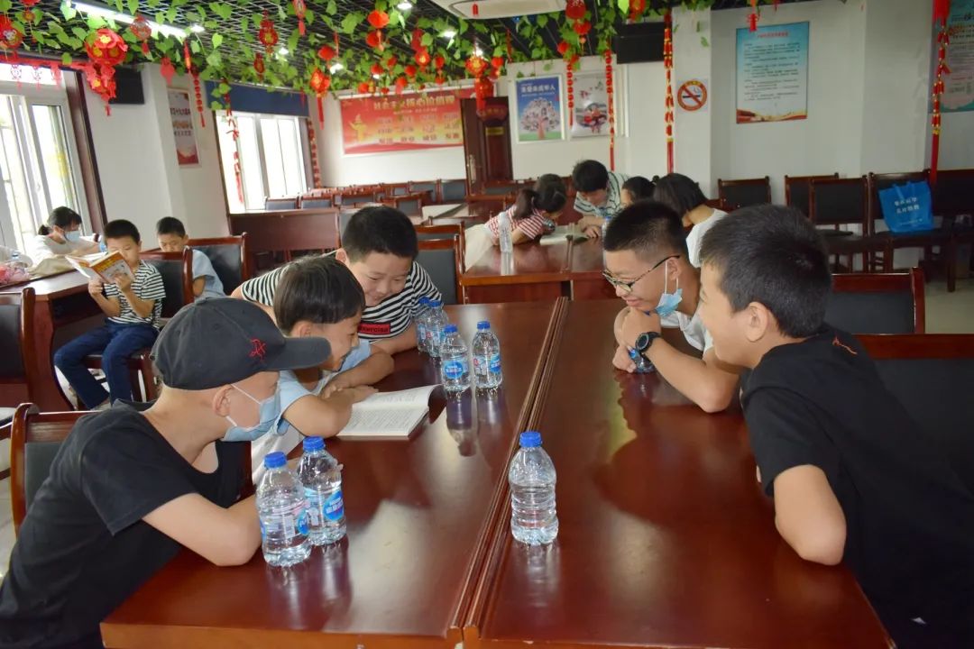 青少年暑假法制教育新闻报道,法制教育宣传周活动画画