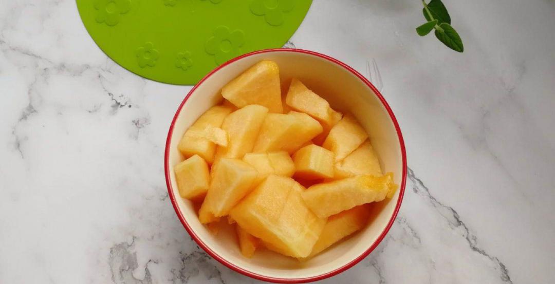 怎样驱赶小飞虫最有效,室外灯下很多小飞虫如何驱虫