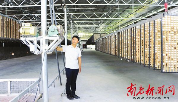 全国最大的自动化养蚕基地,养蚕业机械化设备