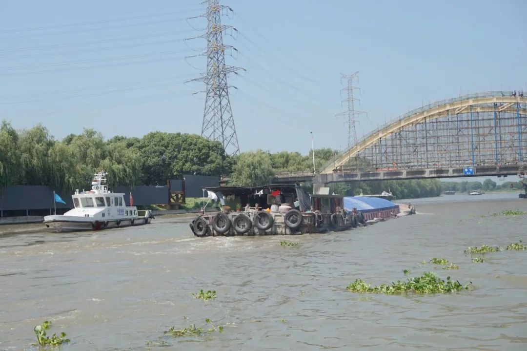 江阴:“浪里白条”筑防线,水上安全伴你行
