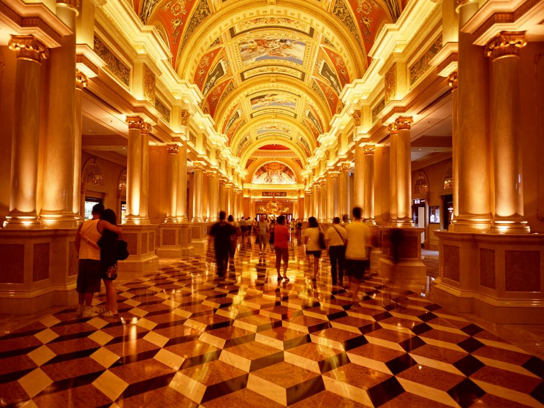 为了建澳门的酒店，米开朗基罗投了多少钱？