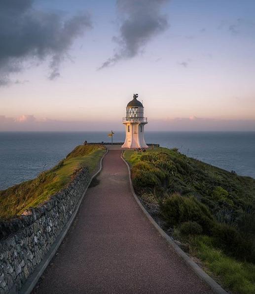 陆地尽头的浪漫,陆地尽头的灯塔