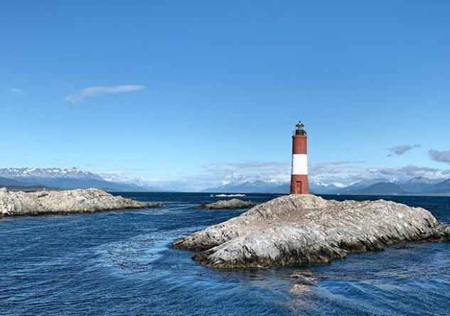 陆地尽头的浪漫,陆地尽头的灯塔