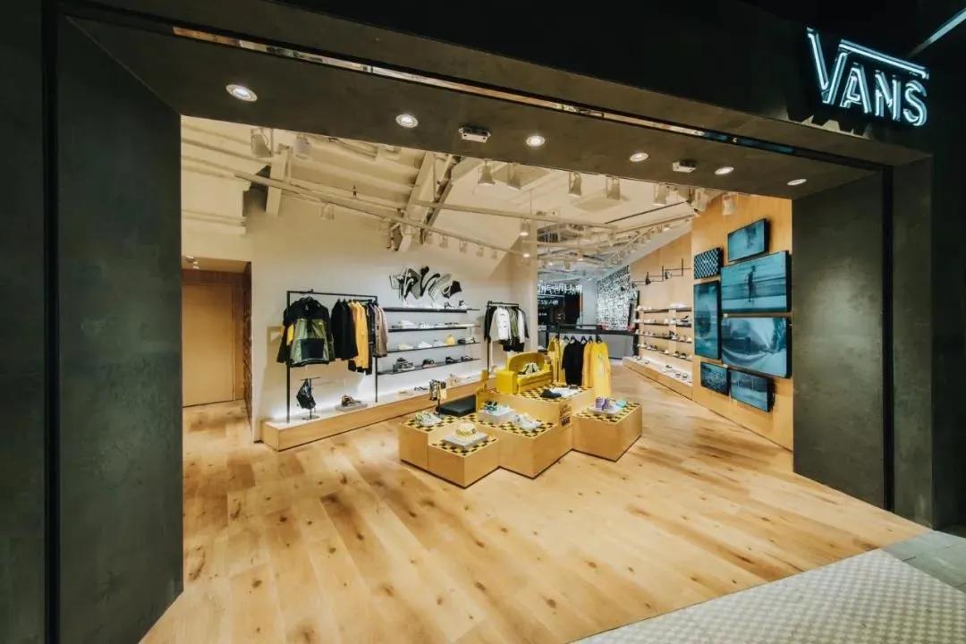 亚洲首家Vans精品店上海开业；Gucci开卖虚拟服装；影院上座率可提至75%|猫头鹰商业周报