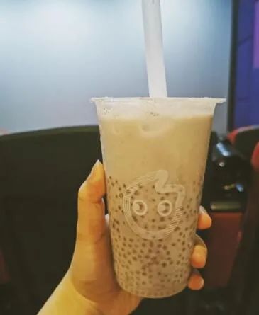 入秋第一杯52块钱的奶茶,奶茶刷爆朋友圈的秋天的第一杯