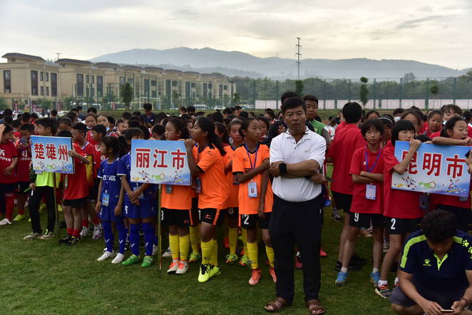 云南丽江少年足球队员,6支足球队代表丽江参赛