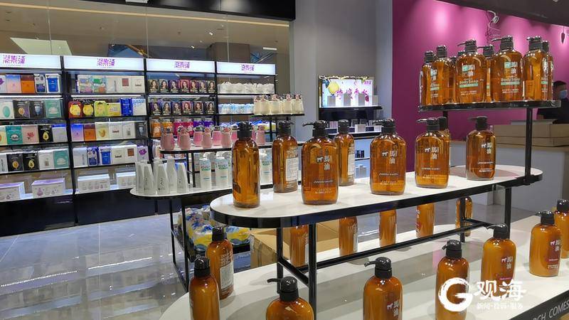 青岛崂山免费开放的足球场,青岛最美海边足球场