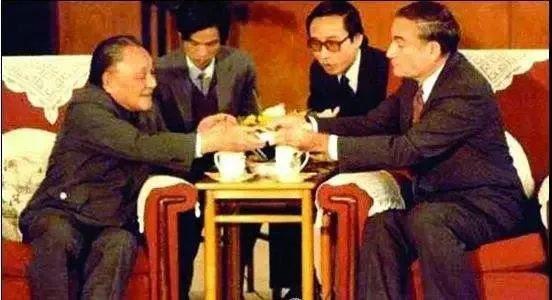 你知道吗？新中国第一张股票就诞生在你熟悉的这条路上！