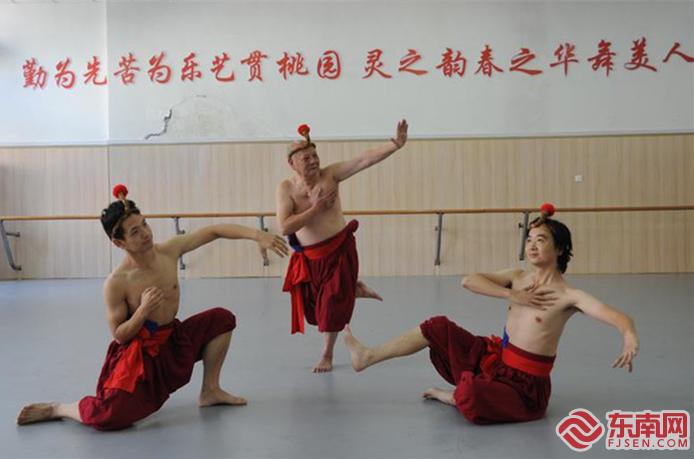 泉州拍胸舞：福建民间舞的“回响”