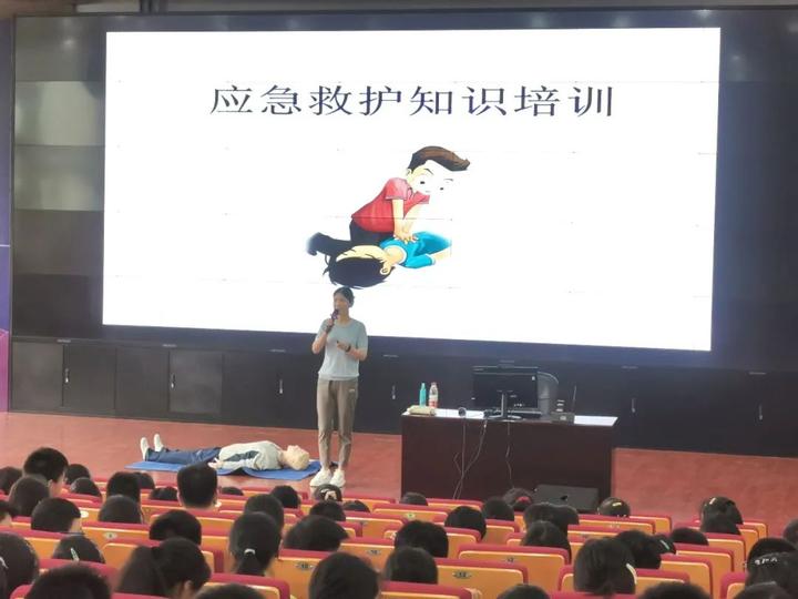 浙江杭州西湖区救人,杭州高三学生救人