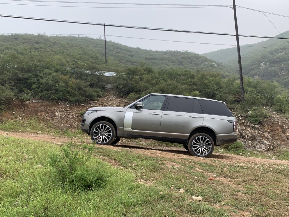 全新路虎揽胜巅峰创世加长版试驾,试驾路虎揽胜创世加长版2024款