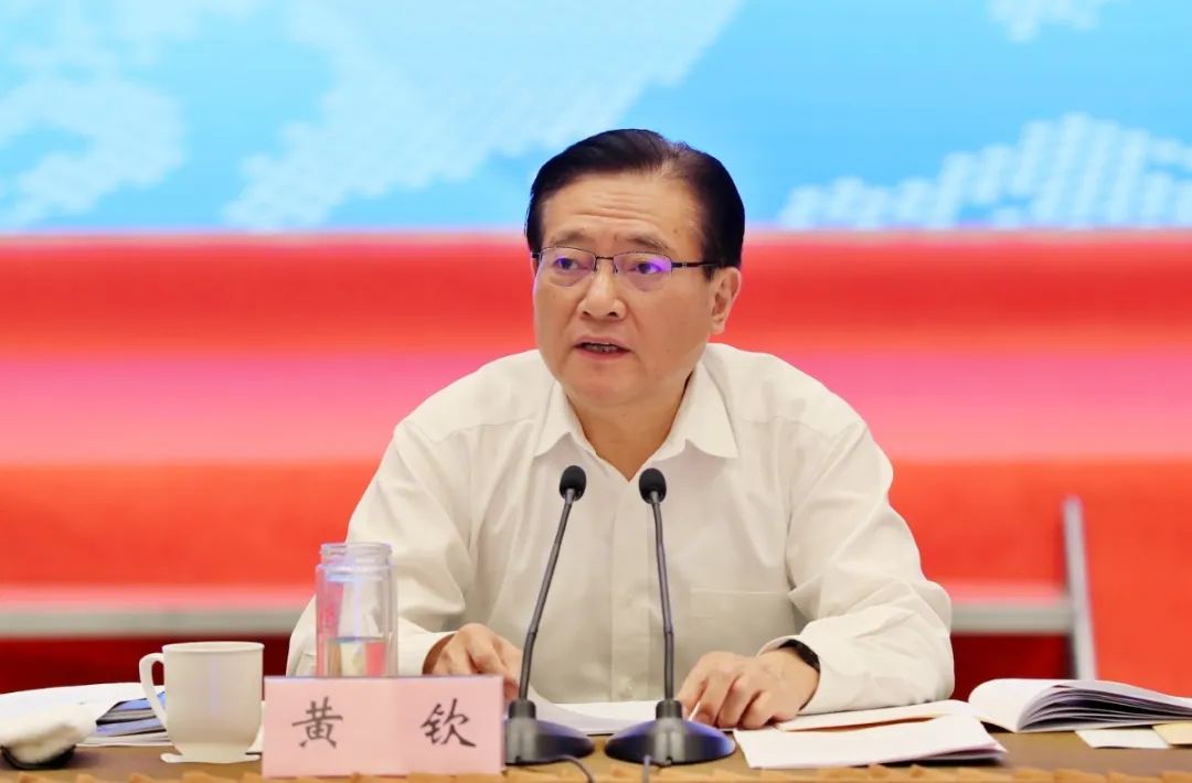 弘扬新时代青年企业家精神,大力弘扬与培育企业家创新精神