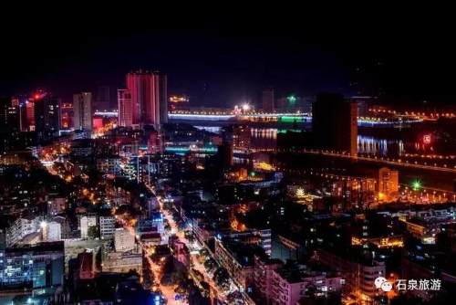 看看石泉老街的夜景有多美,石泉老街秋天的美景