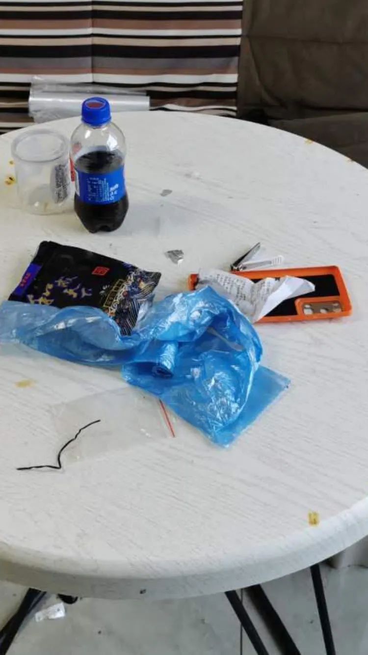 【平安一号】广场派出所端掉聚众吸毒窝点