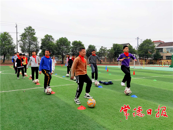 免费的兴趣班：乡村学校少年宫点燃乡村孩子的梦