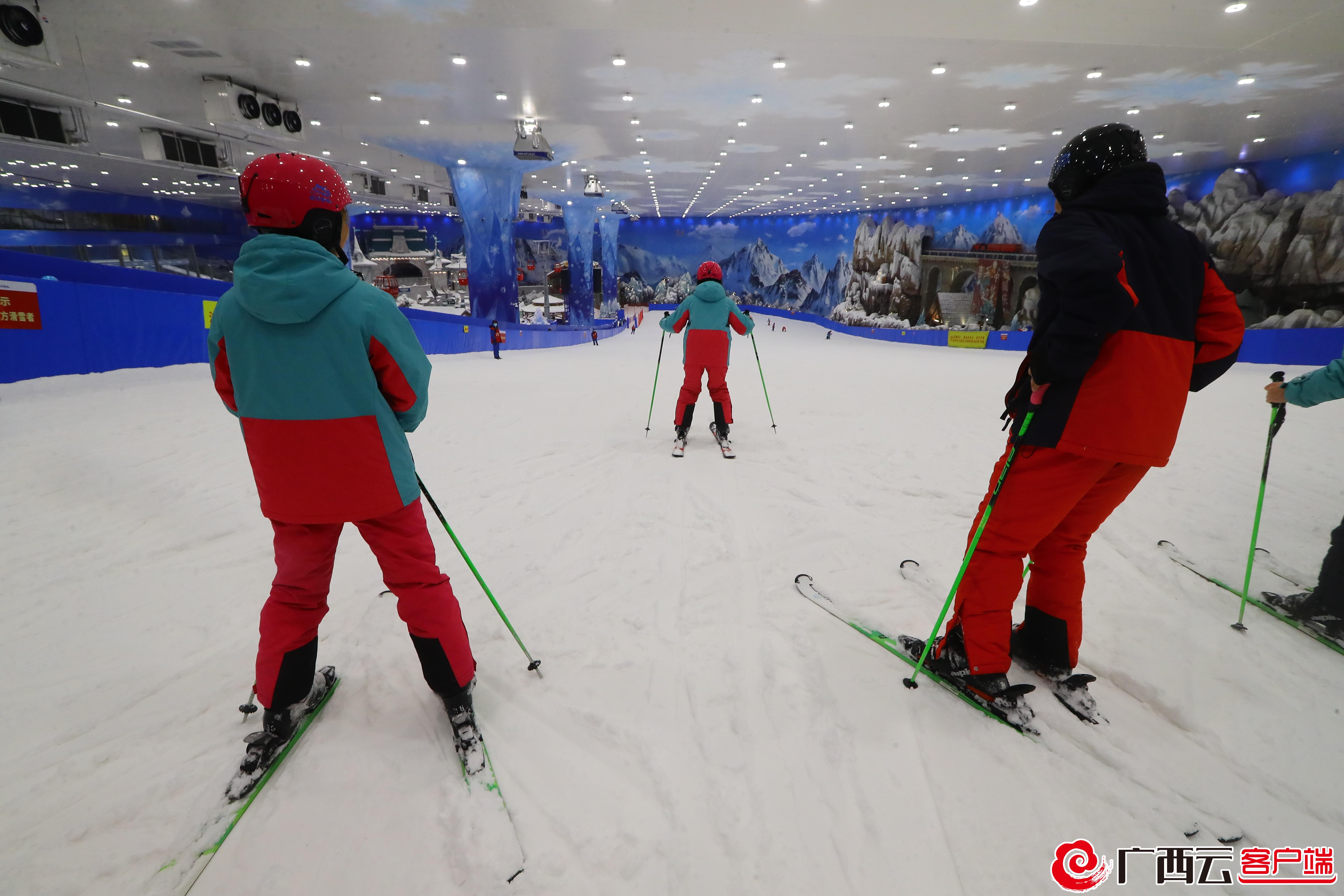 行进湘滇1109｜记者们在湖南发现了一片“欢乐雪地”