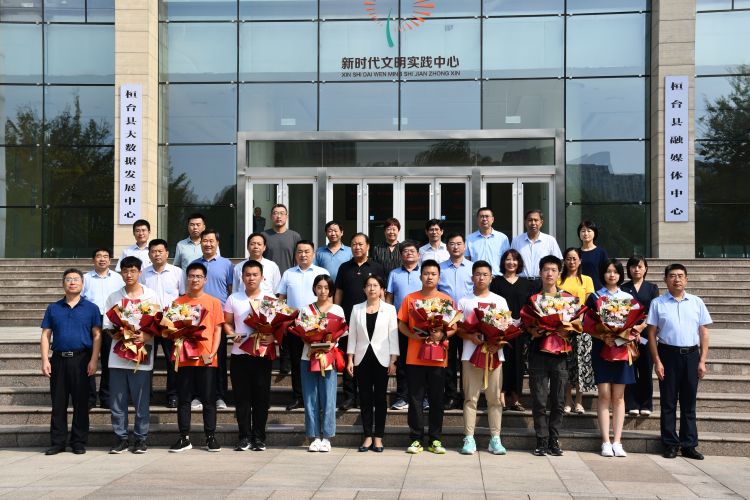 努力让孩子过上更好的生活,努力是为了给孩子更好的教育