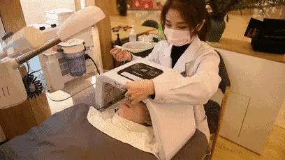 痘痘闭口挤出来的是什么,闭口痘痘挤出来白色物质