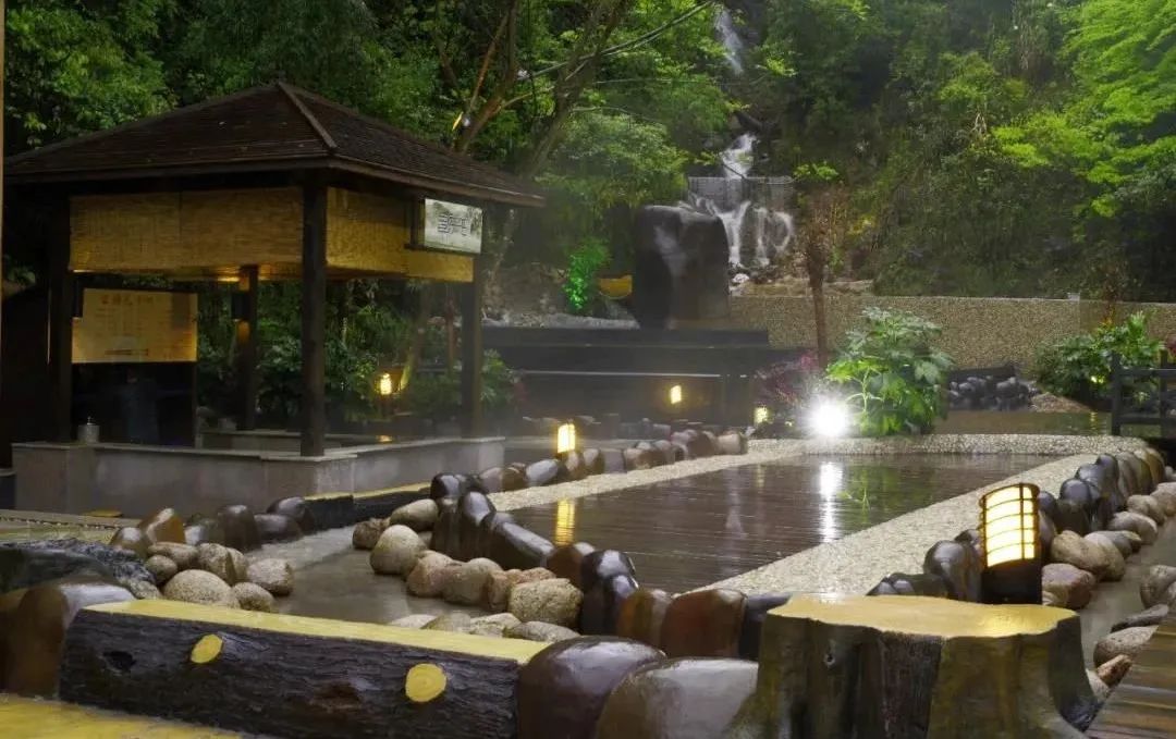 「沸点时刻」今夜我们都是干饭人！柴火鸡、烤肉、仙都酱板鸭、9.9元洁牙等！更有大牌美妆低至4.6折